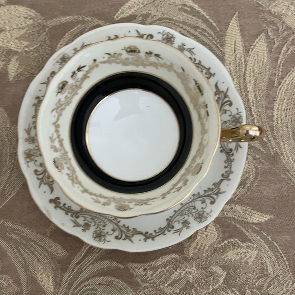 Royal Stafford Black & Gold Teacup & Saucer - Picture 2 of 14
